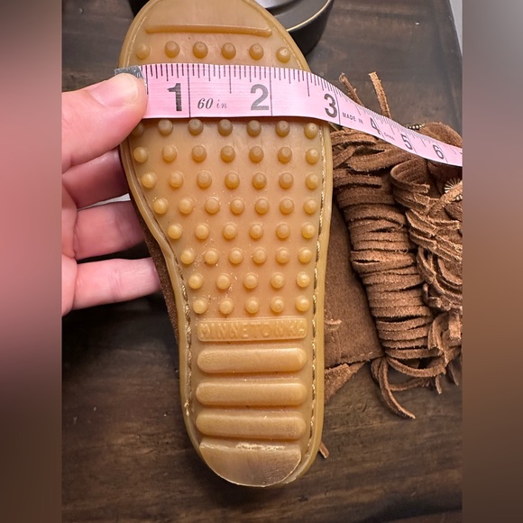 Minnetonka 3-Layer Fringe Bohemian Girls Leather Moccasin Boots Size 10 - Picture 12 of 14